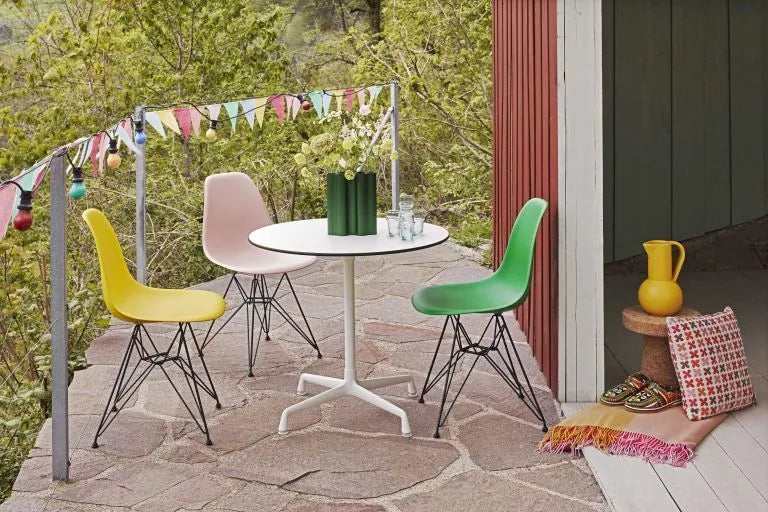 Vitra Eames DSR stoel zwart gepoedercoat onderstel