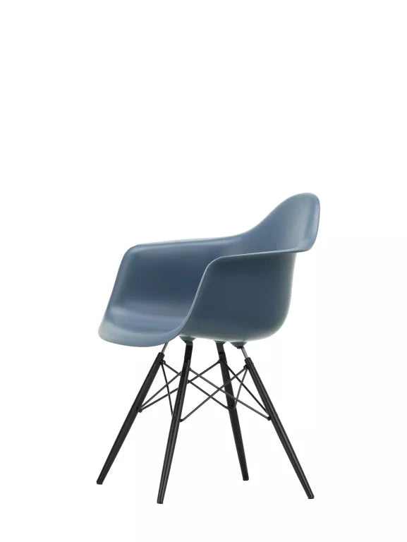 Vitra Eames DAW chair black maple base