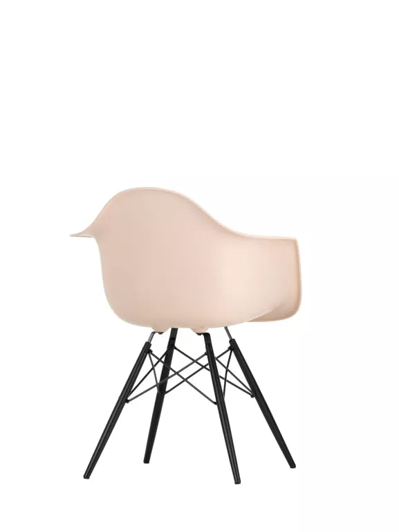 Vitra Eames DAW chair black maple base