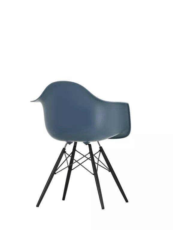 Vitra Eames DAW chair black maple base