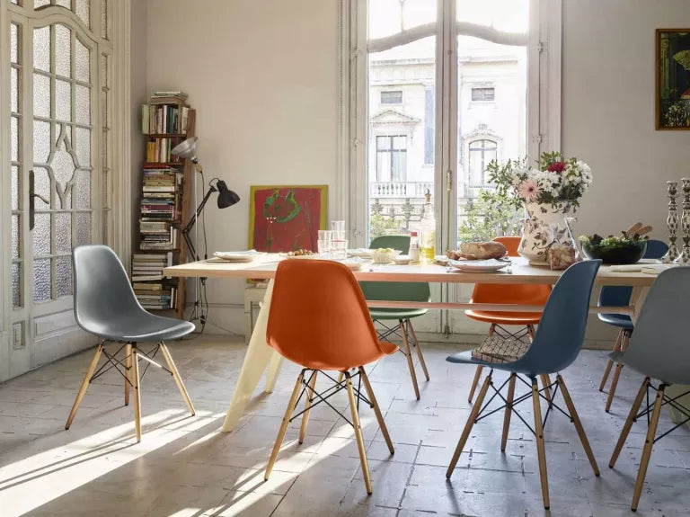 Vitra Eames DSW stoel geelachtig esdoorn onderstel