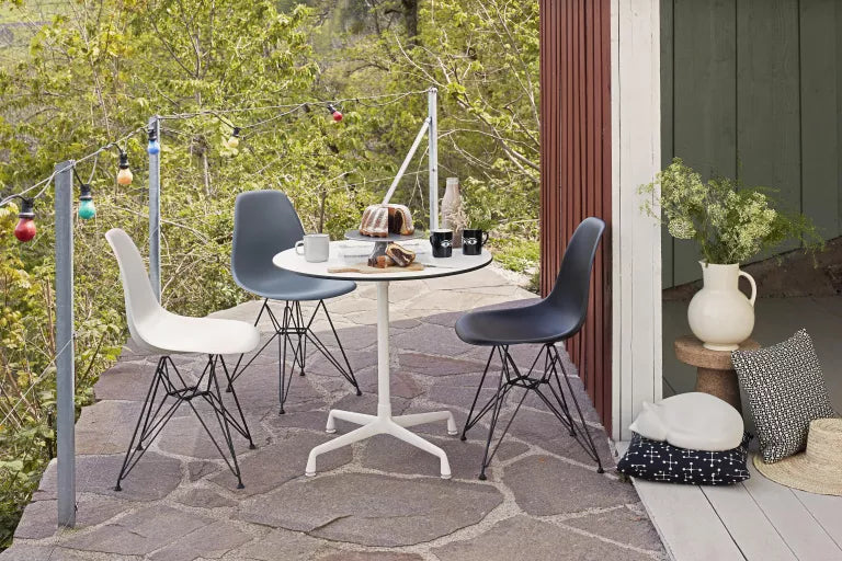 Vitra Eames DSR stoel zwart gepoedercoat onderstel