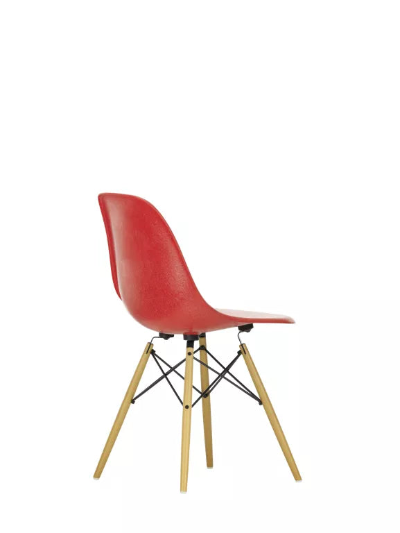 Vitra Eames DSW Fiberglass stoel geelachtig esdoorn