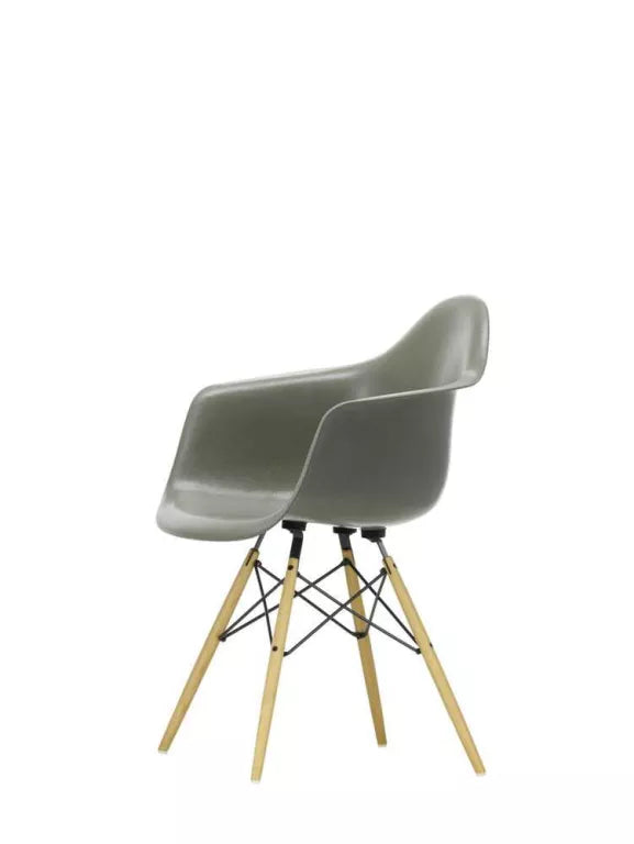 Vitra Eames DAW Fiberglass stoel essen