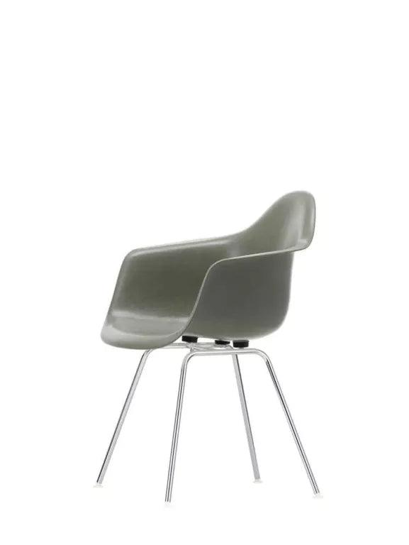 Vitra Eames DAX Fiberglass stoel zwart