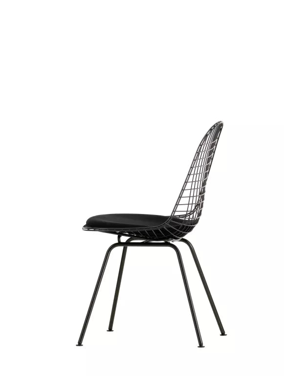 Vitra Eames Wire Chair DKX-5 stoel gepoedercoat onderstel zwart