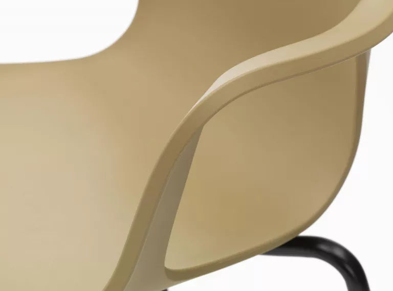 Vitra HAL RE armchair basic dark onderstel