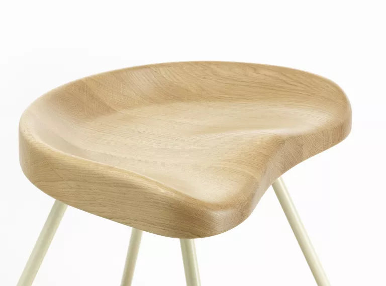 Vitra Tabouret 307 stool solid oak