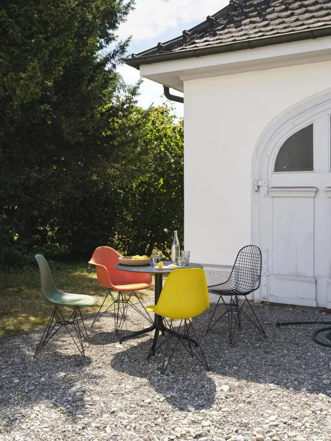 Vitra Eames DAR stoel zwart gepoedercoat onderstel