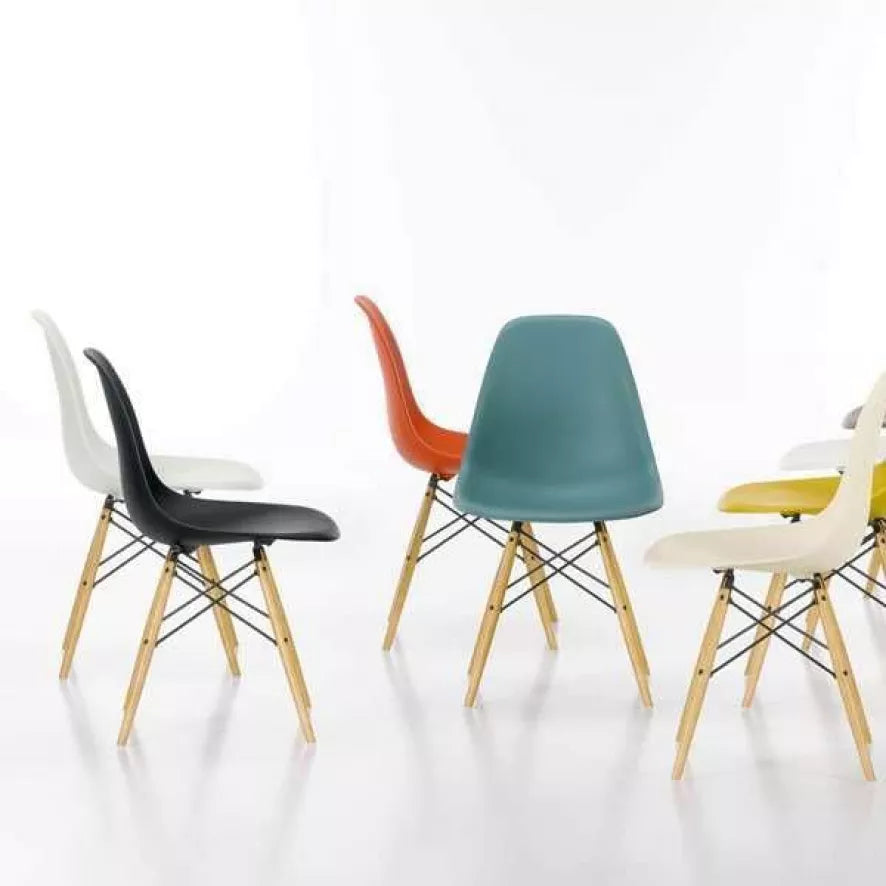 Vitra Eames DSW stoel met essen onderstel