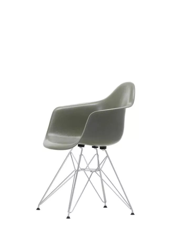 Vitra Eames DAR Fiberglass stoel chroom